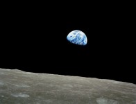 600px-NASA-Apollo8-Dec24-Earthrise-e1388179006345