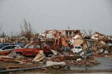 800px-2011_Joplin_Missouri_tornado_damage