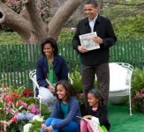 Obamas_at_White_House_Easter_Egg_Roll_4-13-09_1-e1385053524228