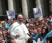 Pope_Francis_among_the_people_at_St._Peters_Square_-_12_May_2013