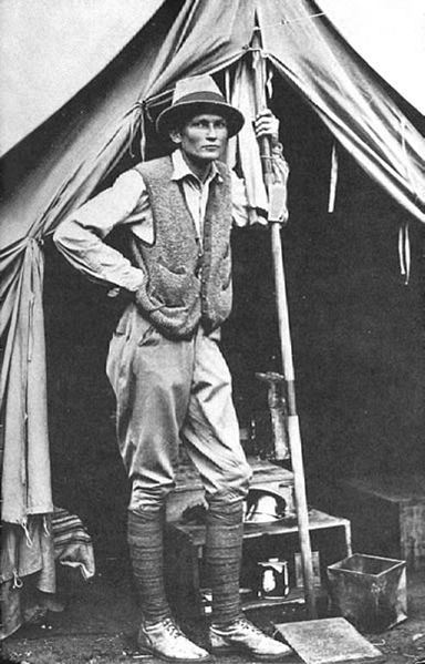 384px-Hiram_Bingham_III_at_his_tent_door_near_Machu_Picchu_in_1912